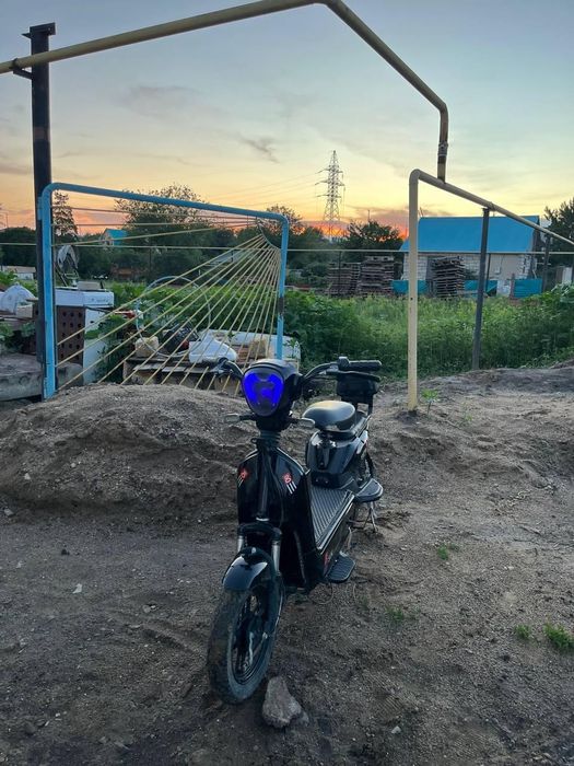 Скутер ск8 продам или обмен на бмх