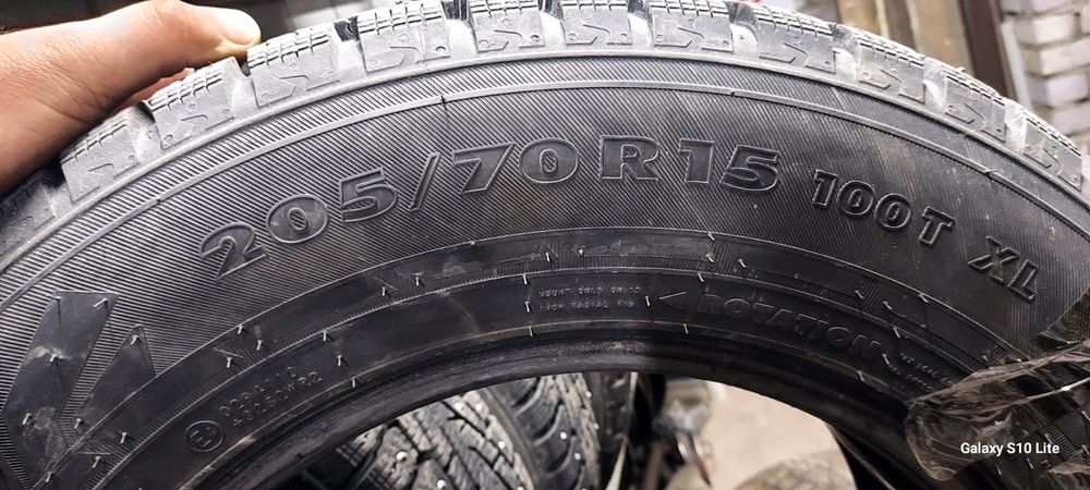 Продам шины Nokian