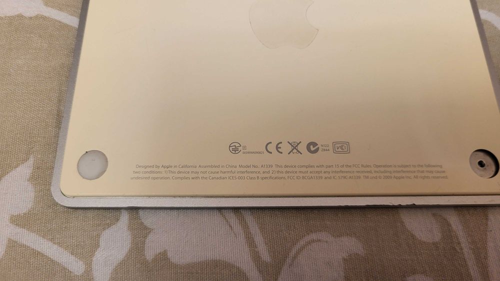 Trackpad Wireless Apple Magic MultiTouch Model A1339 fisurat fuctional