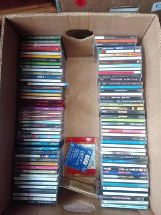 Lot 100buc cd uri cu muzica disco