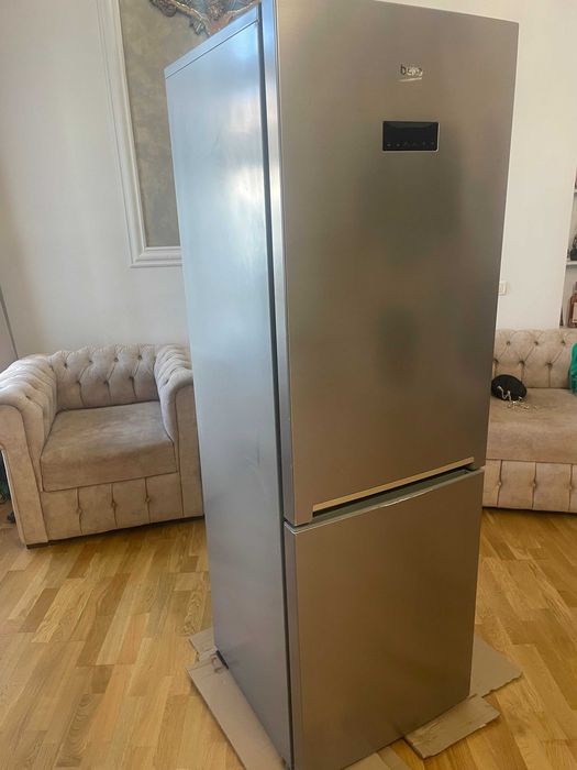 VAND frigider combina frigorifica BEKO NEO FROST 950 LEI NEG