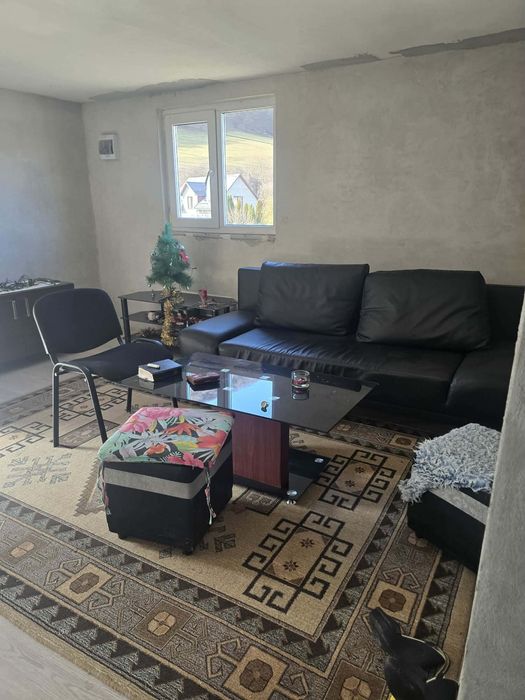 Casă cu etaj la vânzare