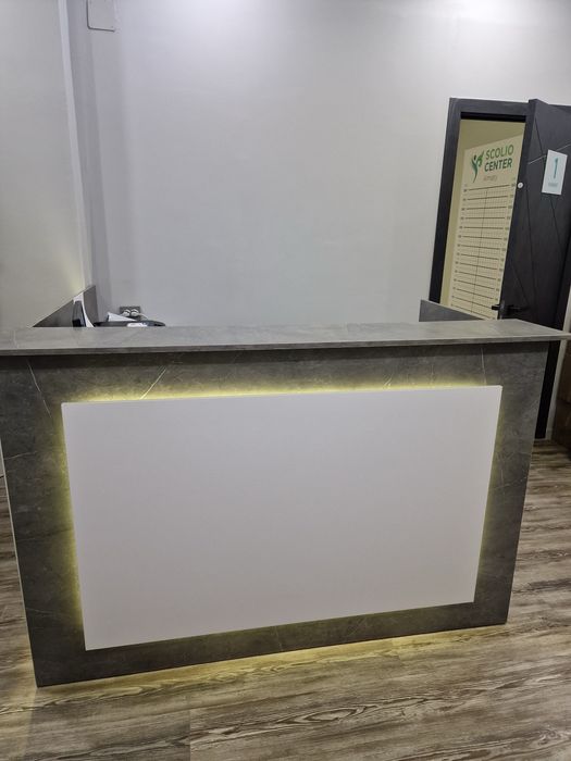 Ресепшен с подсветкой