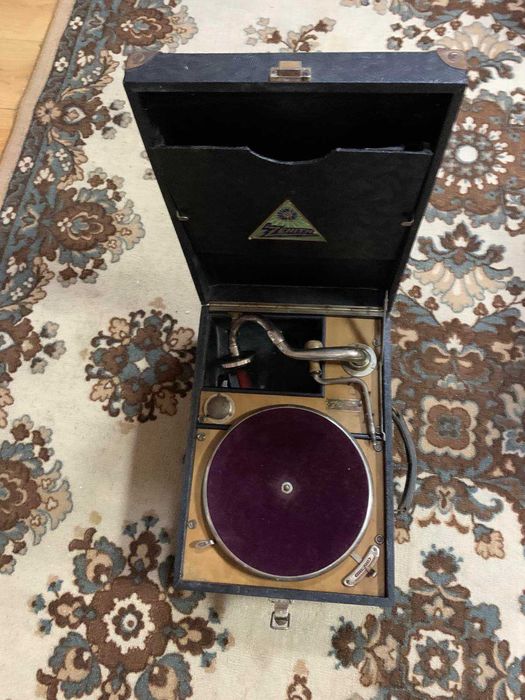 Замяна НАМАЛЕН! ZENITH! Старинен оригинален Швейцарски грамофон Zenith