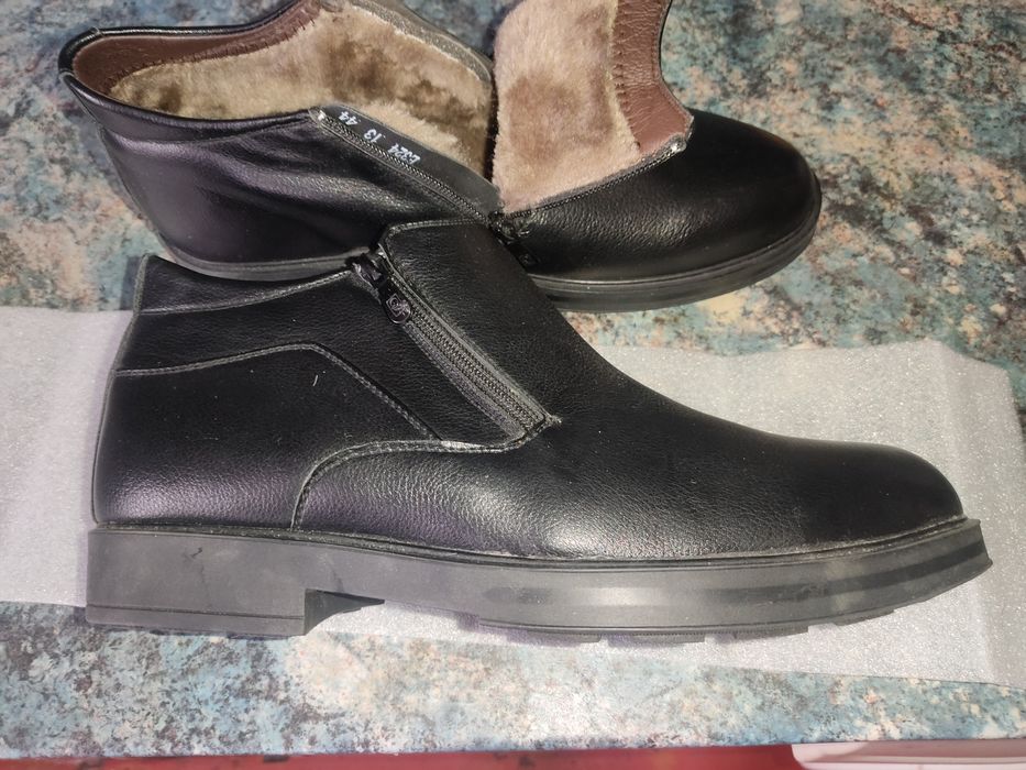 Отличного качества,новые ,43 размер.