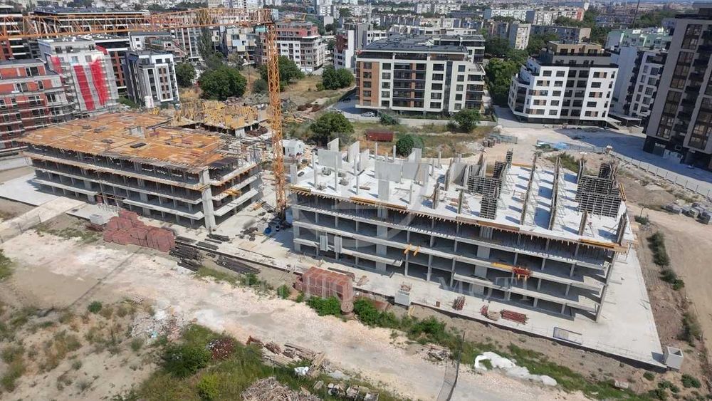 Продава се Четиристаен апартамент в Пловдив, Христо Смирненски - 199 кв.м за 1473 €/кв.м - Снимка #1