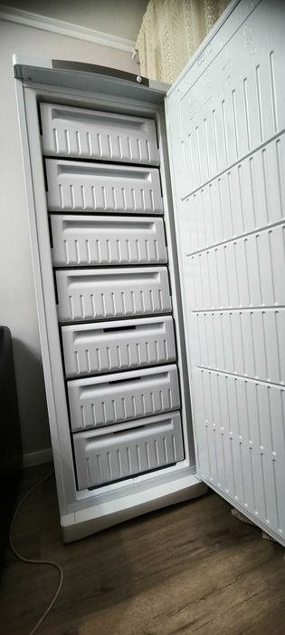 Морозильник Indesit SFR 167