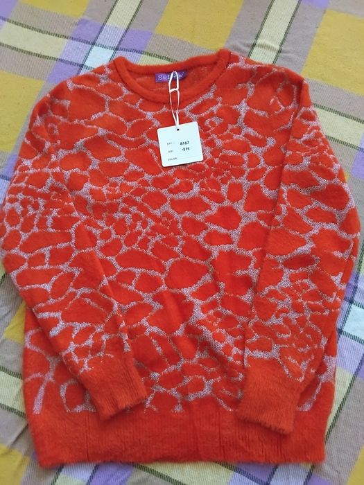 Кофта теплая,шарф..