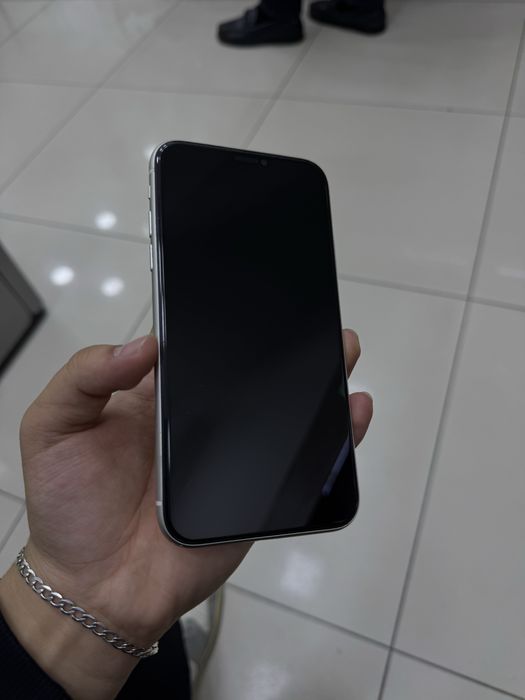 IPHONE 11 в хорошем состоянии