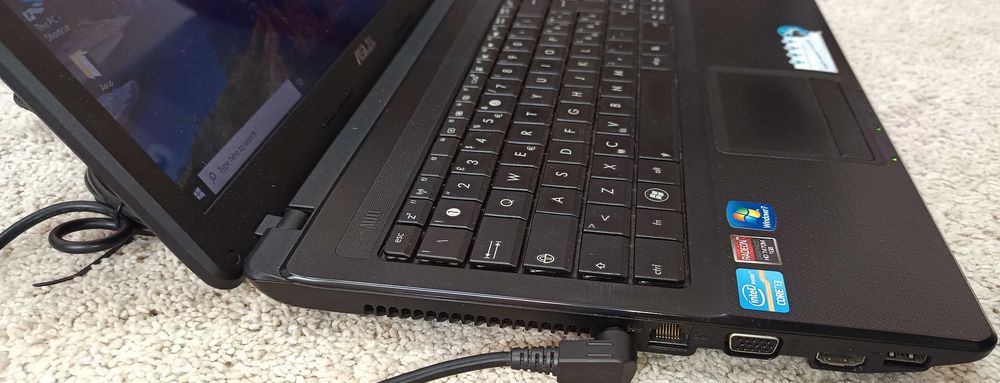 Laptop Asus K54HR I3 2330M HDD/SSD Ram 8 Gb Video dedicat HD 7470n 15.6 Inch
