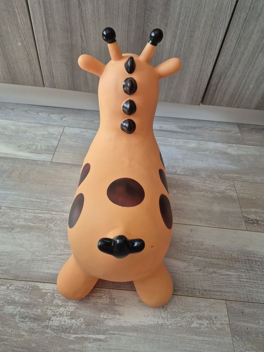 Детски надуваем жираф за подскачане ! Състояние ново!