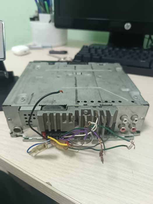 Продам автомобильную магнитолу
