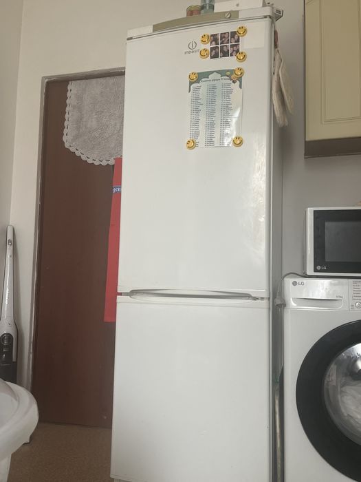 Холадилник бу в хорошом состачние 30000