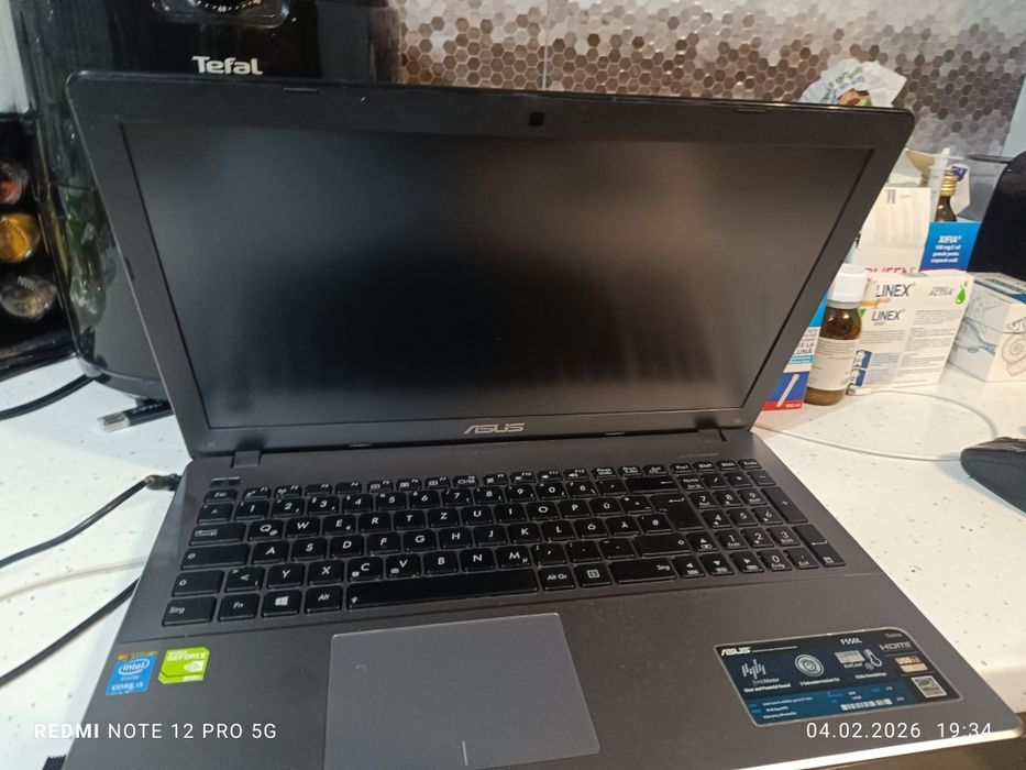 Laptop Asus I5 cu 12g RAM și SSD