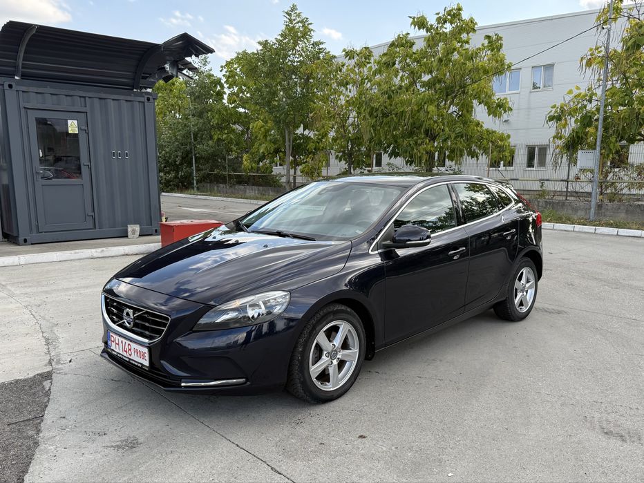 Volvo V 40 2.0 tdi Facelift , D2 Euro 6 , Led , Carte Service + Istoric Km 2026!!
