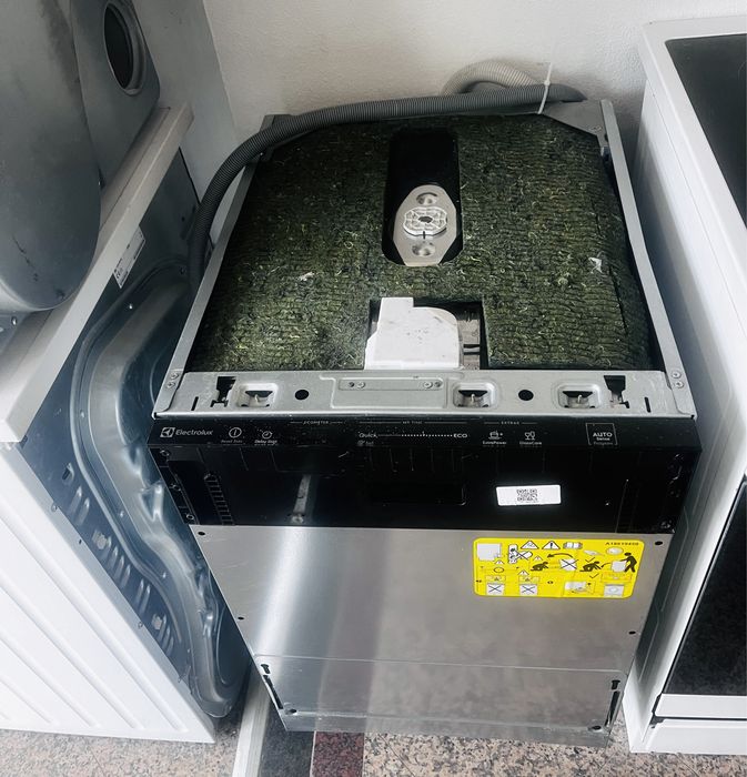 Съдомиялна Electrolux-45 см+ Гаранция+доставка