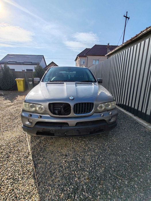 Dezmembrez Bmw x5 e53