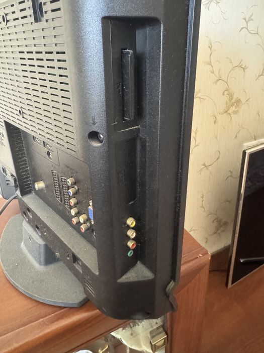 Продам маленький телевизор Sony