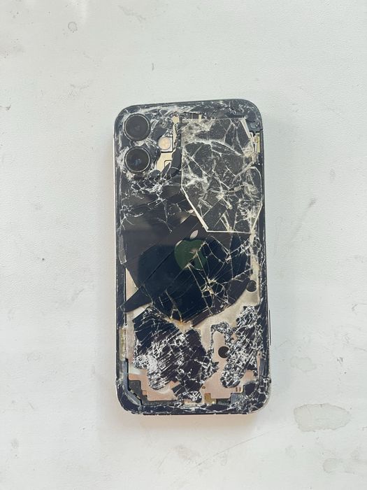 Iphone 12 на запчасти