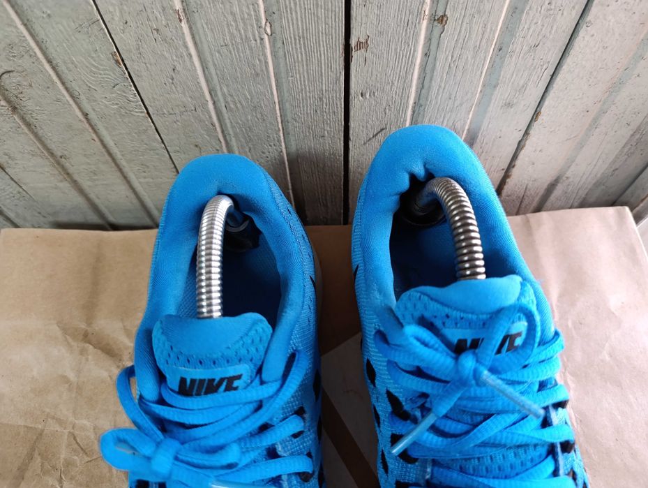 ''Nike Zoom Vomero 11''оригинални маратонки 43 номер