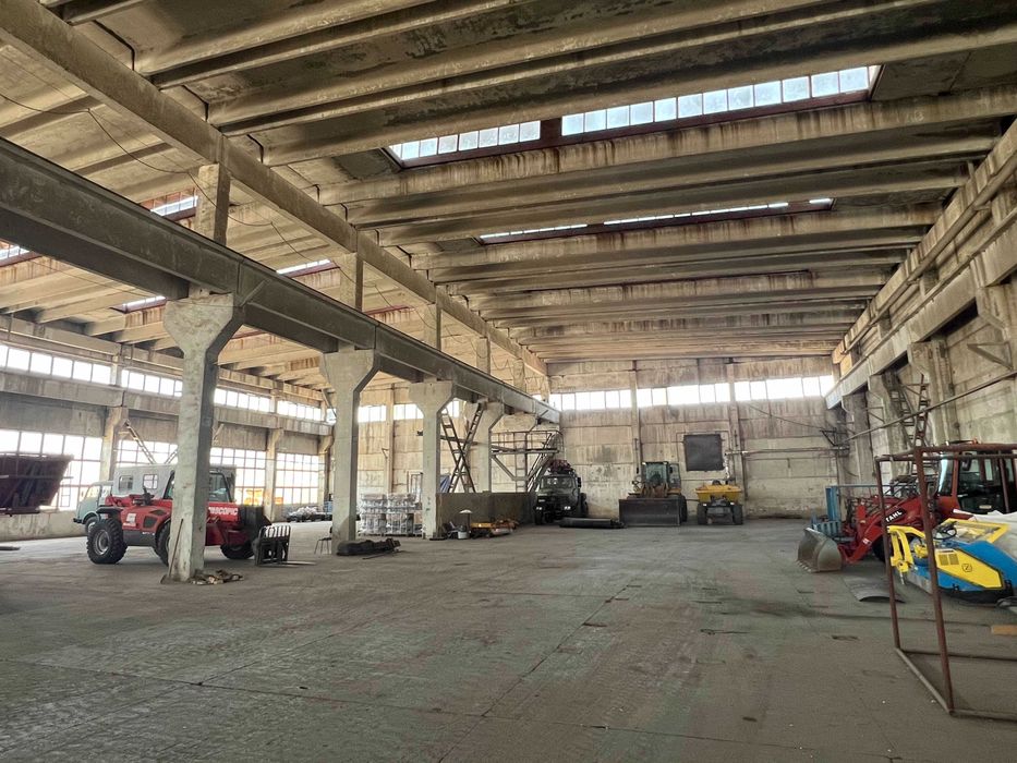 Продава се Промишлена сграда в Ихтиман - 24000 кв.м за 1 €/кв.м - Снимка #8