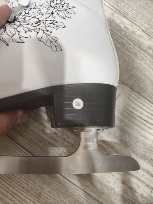 Коньки для фигурного катания