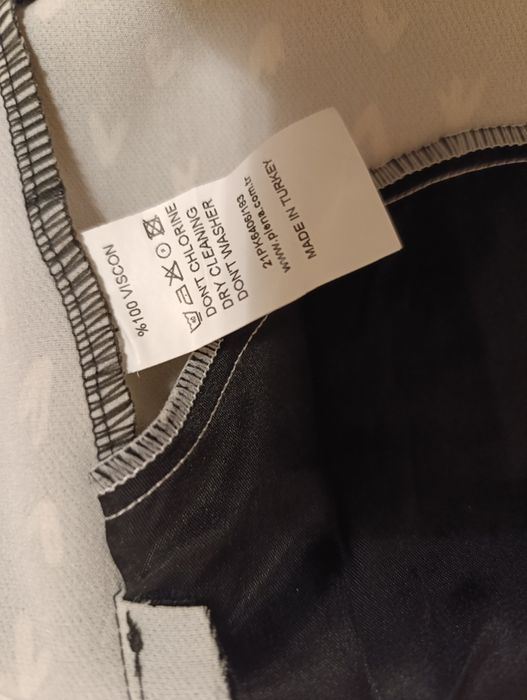 Платье женское продаю