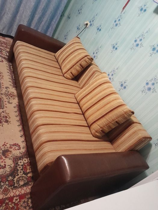 Продам диван в хорошем состоянии