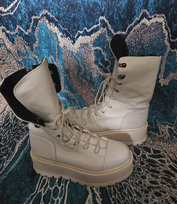 Vand ghete  de piele
