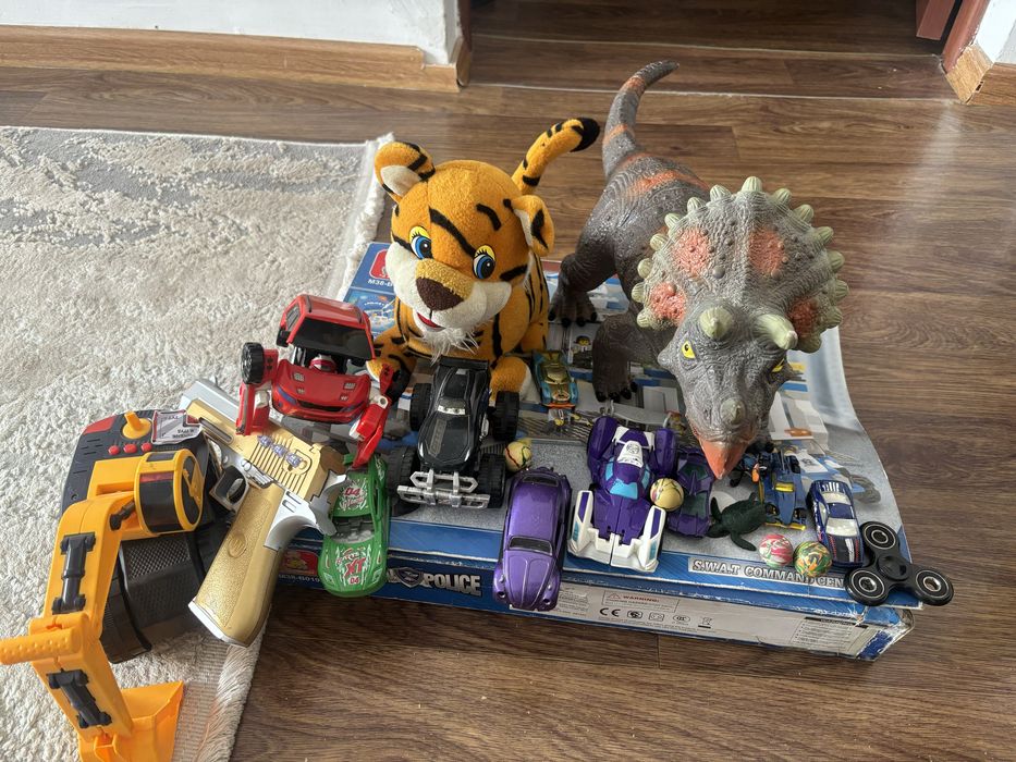 Игрушки книги детские