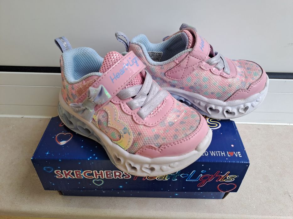 Маратонки Skechers flutter heart lights