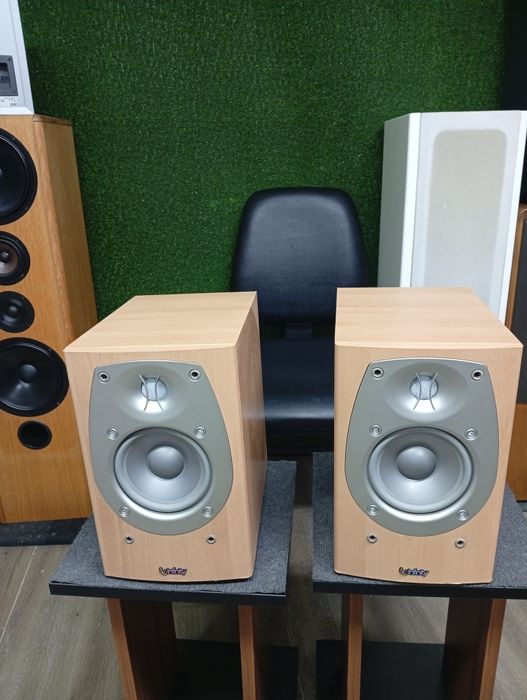 Тонколони Infinity Beta 10