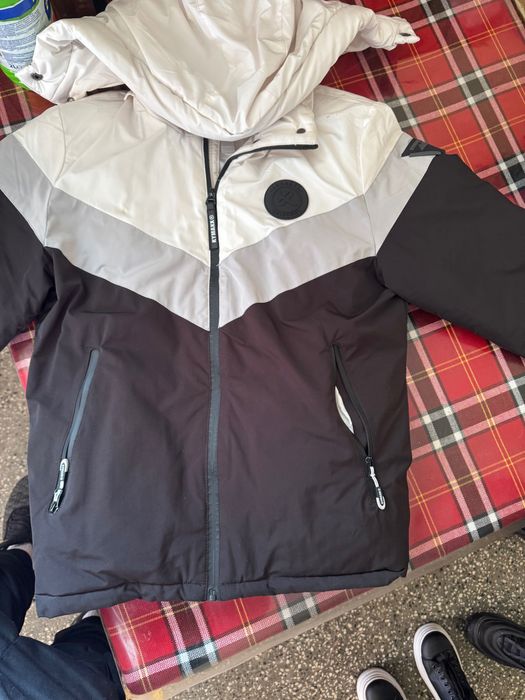 чисто ново яке 1 път обличано