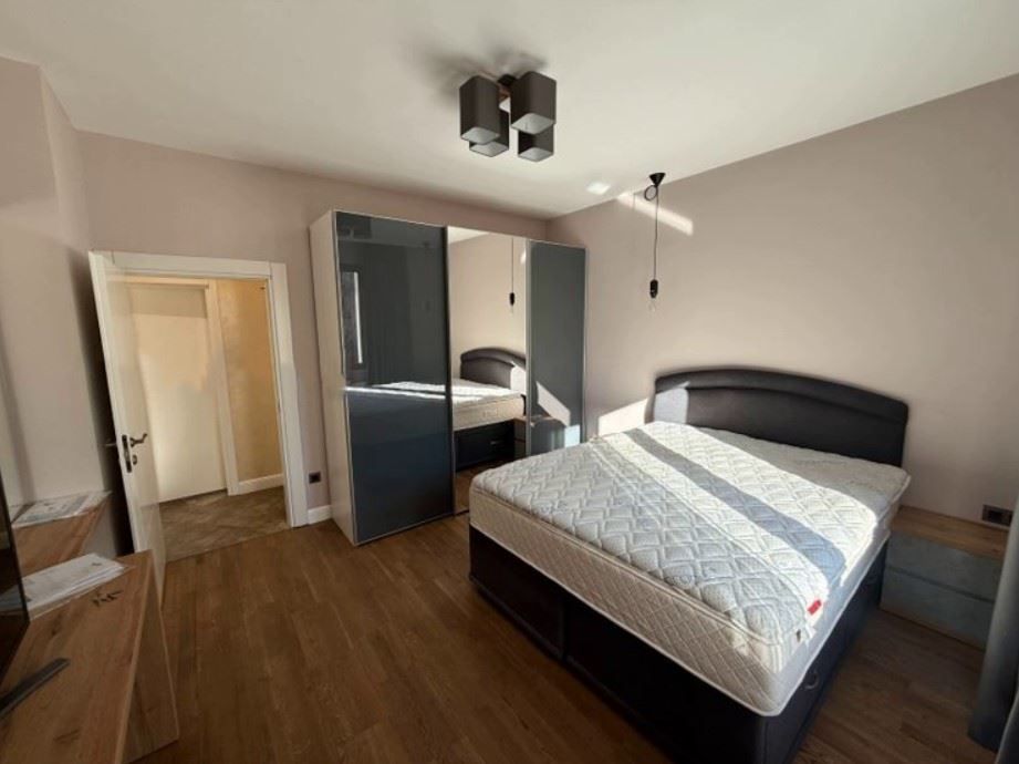 Дава се под наем Тристаен апартамент в София, Лозенец - 90 кв.м за 1046.01 € - Снимка #4