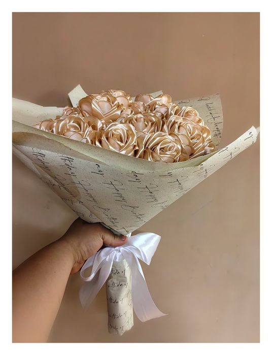 Букети от вечни сатенени рози