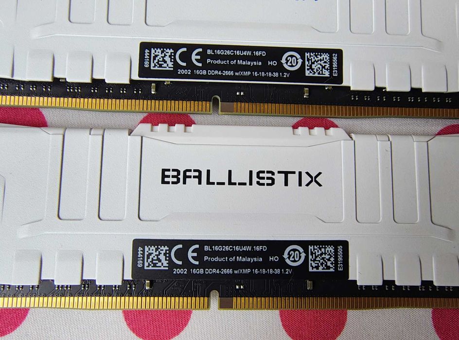 Memorie Crucial Ballistix White 32GB (2x16 GB) DDR4 2666MHz Desktop.