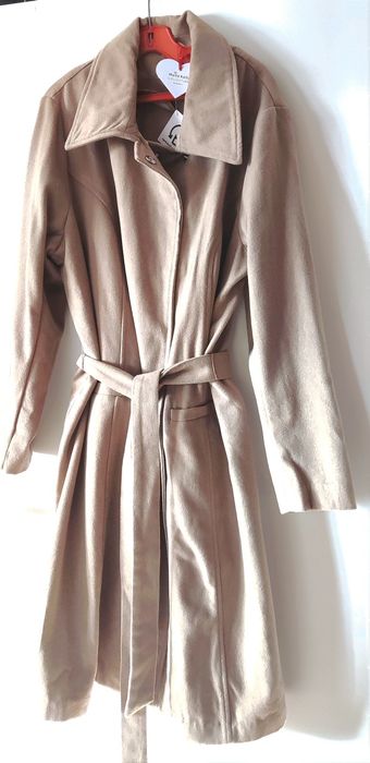 Елегантно дамско палто
