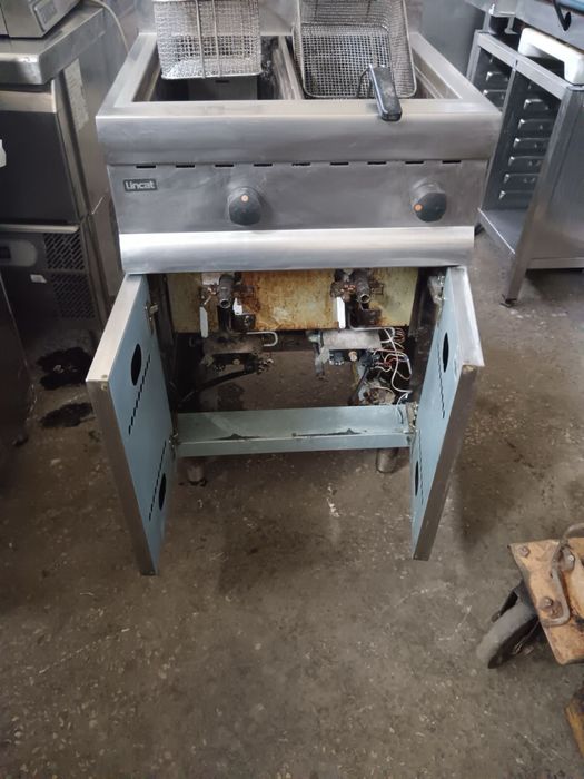 Двоен газов фритюрник lincat 2х10 лтр