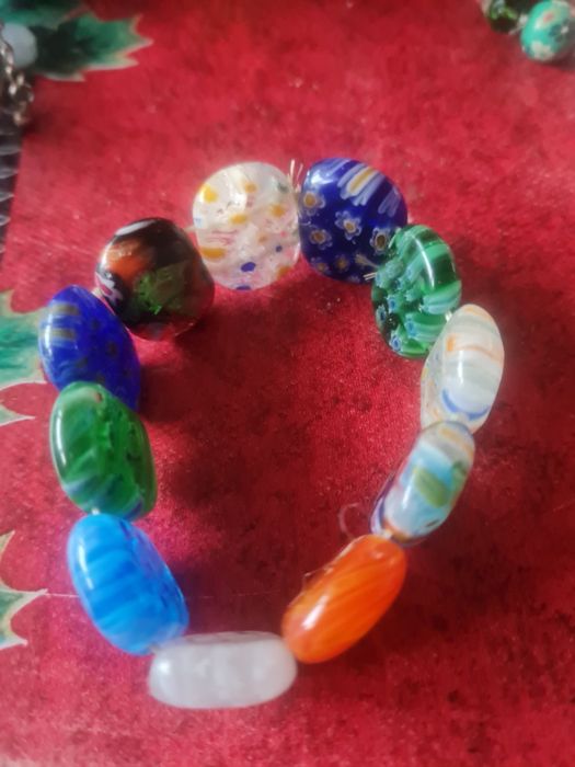 Колиета, дърв. гердани и гривни, шноли за коса