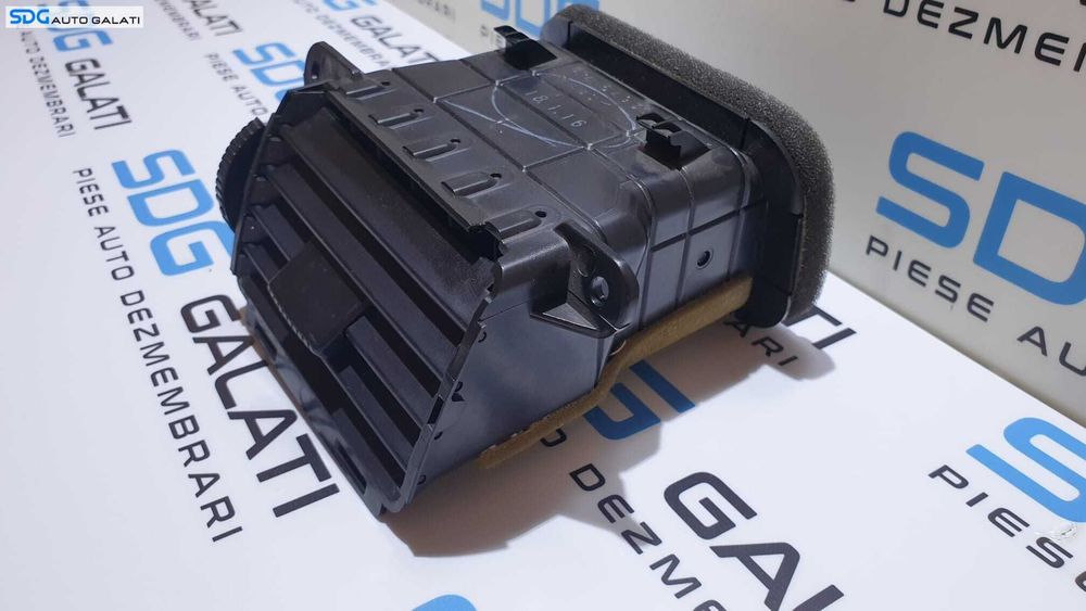 Gura Grila Aer Aerisire Ventilatie Stanga Bord Mazda 3 2003 - 2009 Cod BP4L64930 BP4L-64930