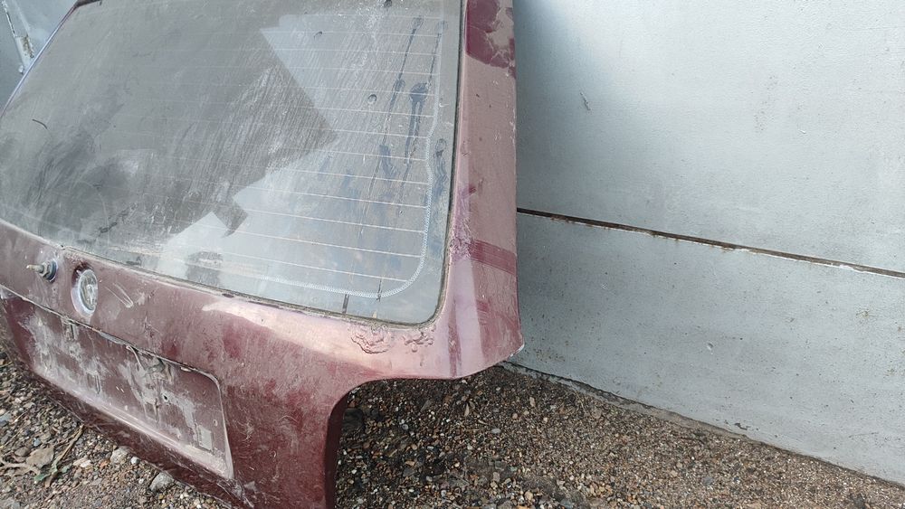 Продам дверь багажника