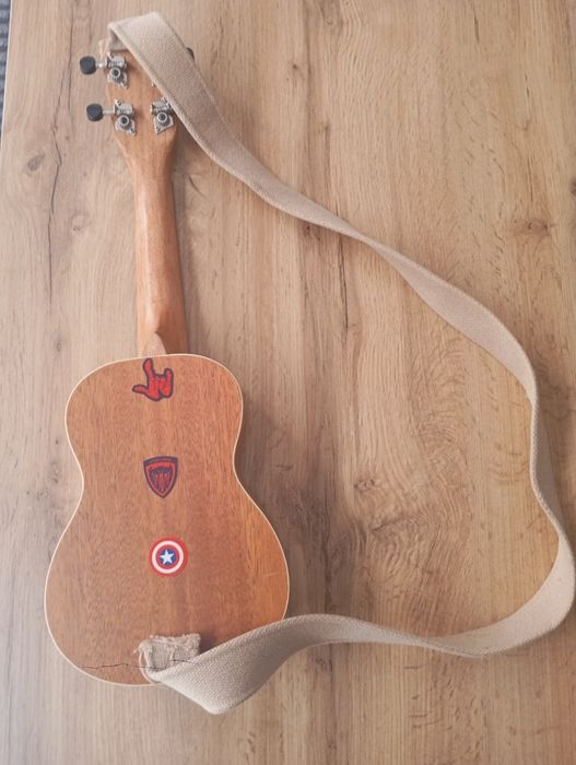 Укулеле (не е детско)