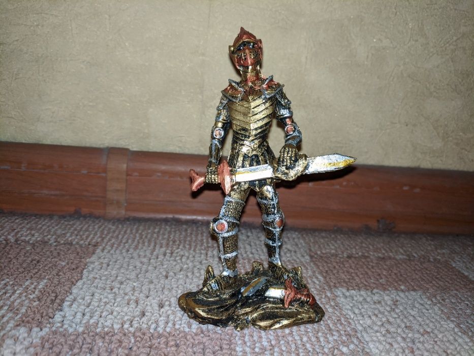 Статуэтки скелетонов