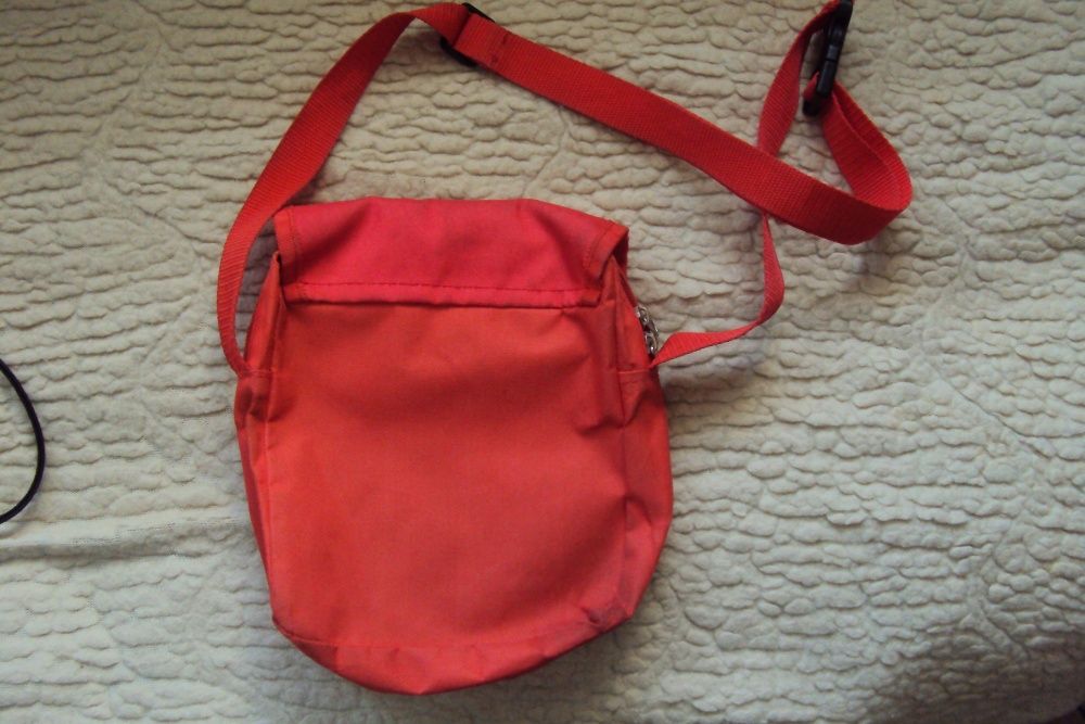 Сумка через плечо.