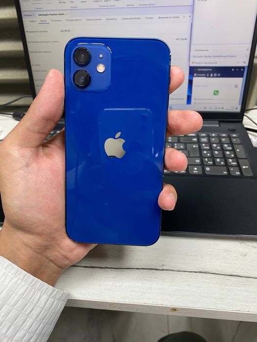 iPhone 12 rangi ko’k karobka dakument bor. Yomkst 92.