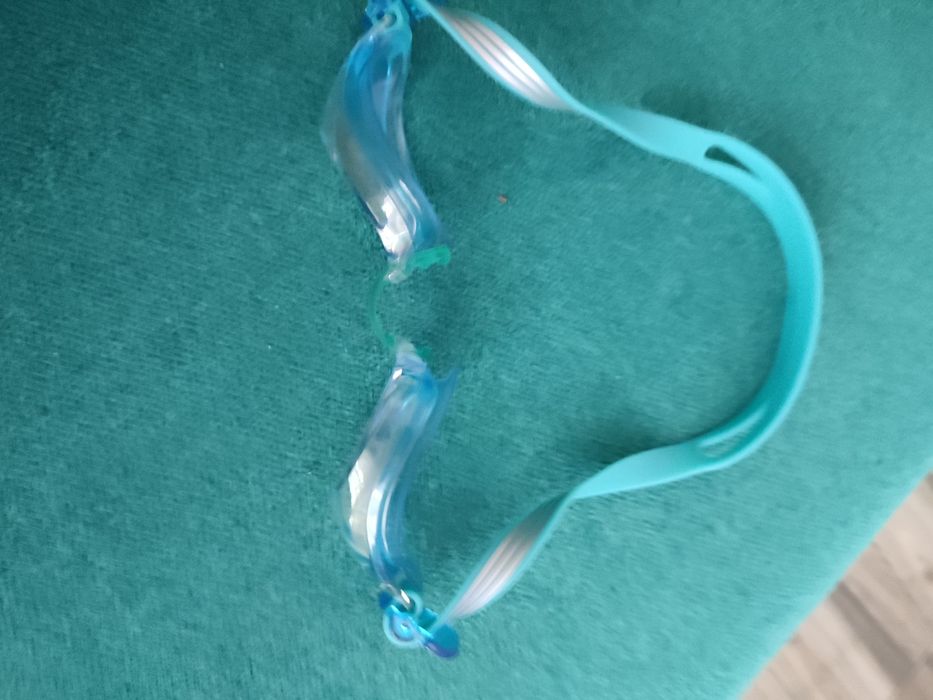 Vând ochelari pt înot Adidas noi