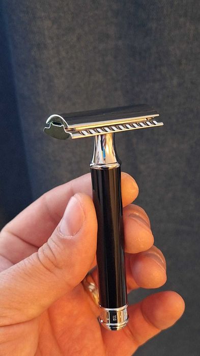 Aparat de ras clasic Muehle R106 (Maner negru) - Stare buna