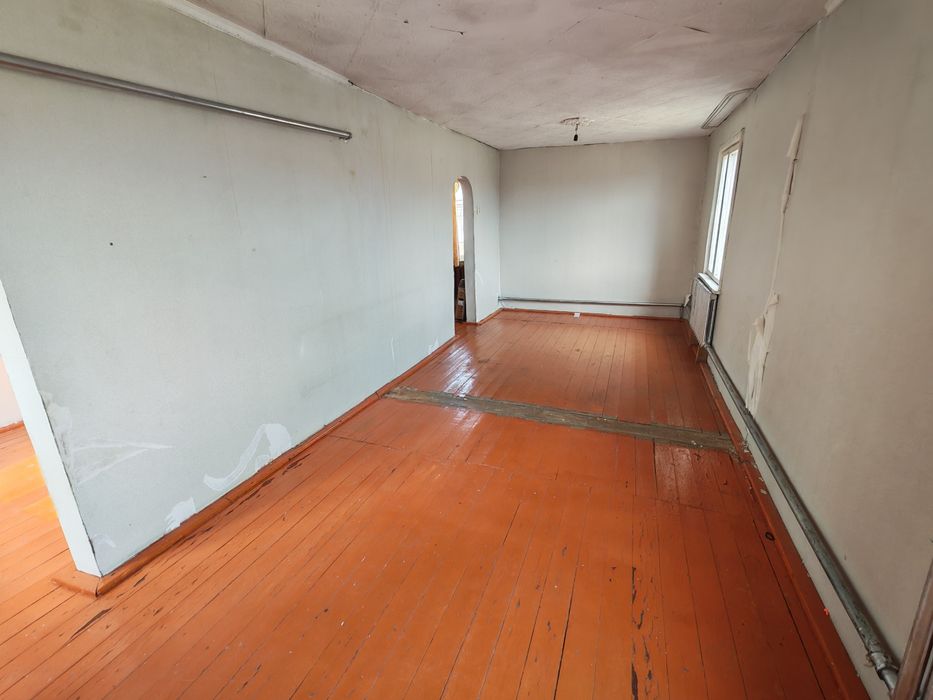 Уй сатылылад 9 соттық жерімен