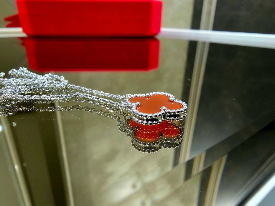 Van Cleef & Arpels VCA Silver Red 1 Motif Alhambra Clover Дамско Колие