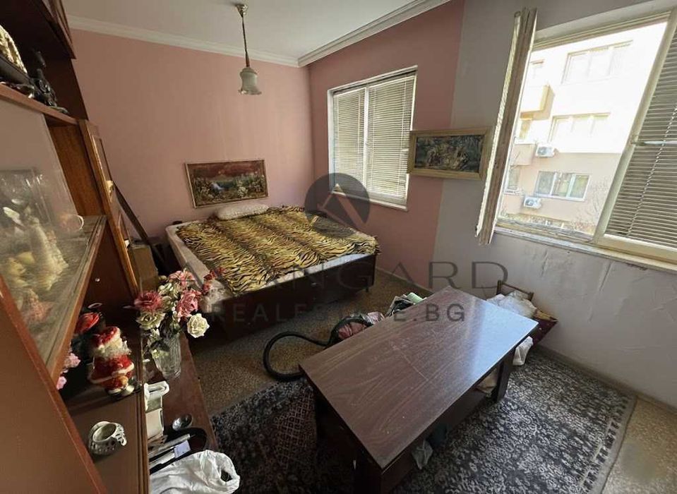 Продава се Тристаен апартамент в Пловдив, Кючук Париж - 94 кв.м за 760 €/кв.м - Снимка #5